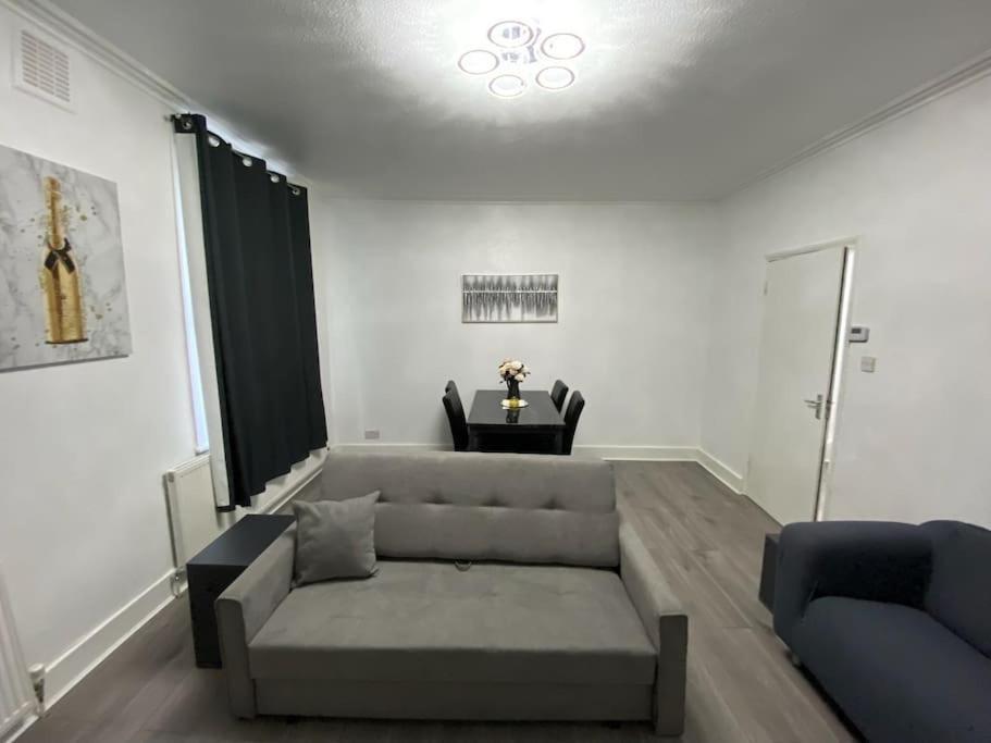 2 Bedroom Flat In London Eksteriør bilde