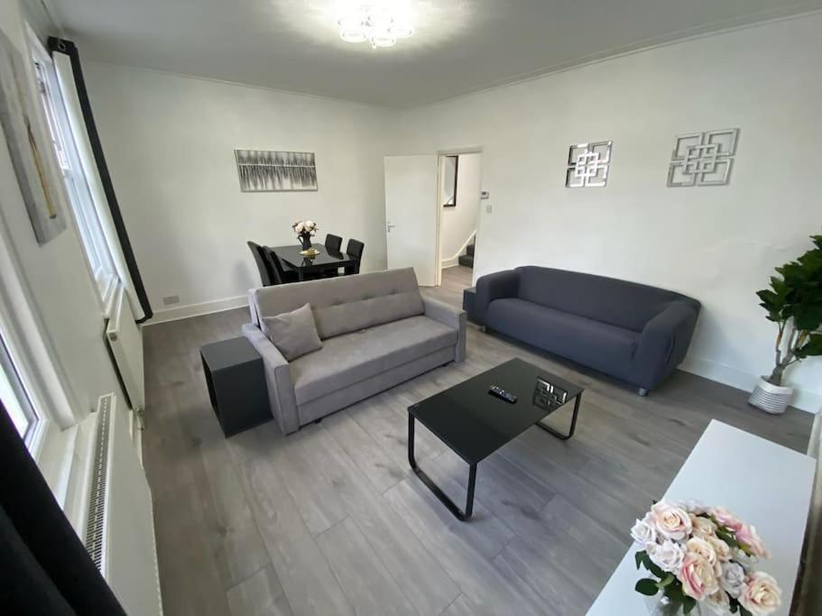 2 Bedroom Flat In London Eksteriør bilde
