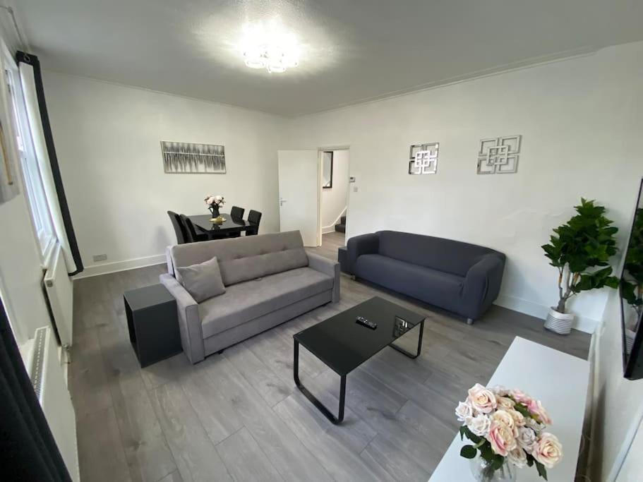 2 Bedroom Flat In London Eksteriør bilde