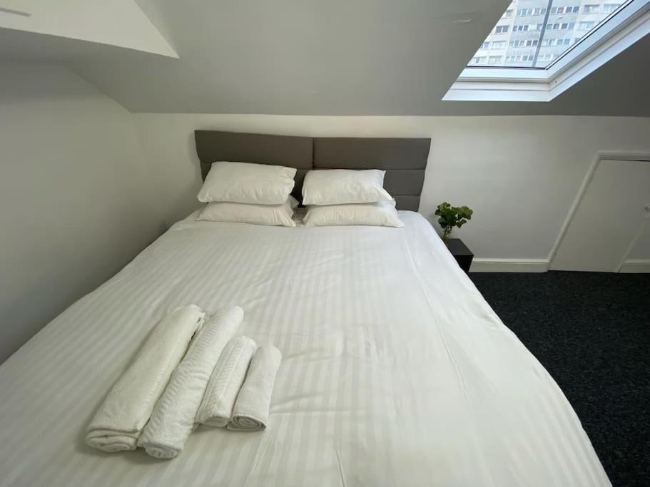 2 Bedroom Flat In London Eksteriør bilde