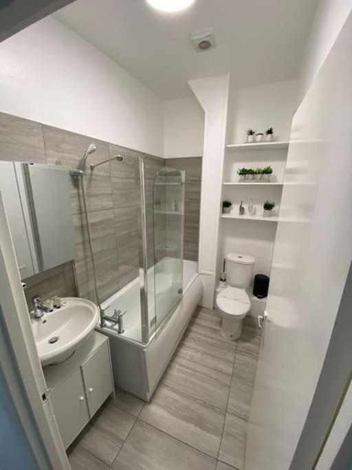 2 Bedroom Flat In London Eksteriør bilde