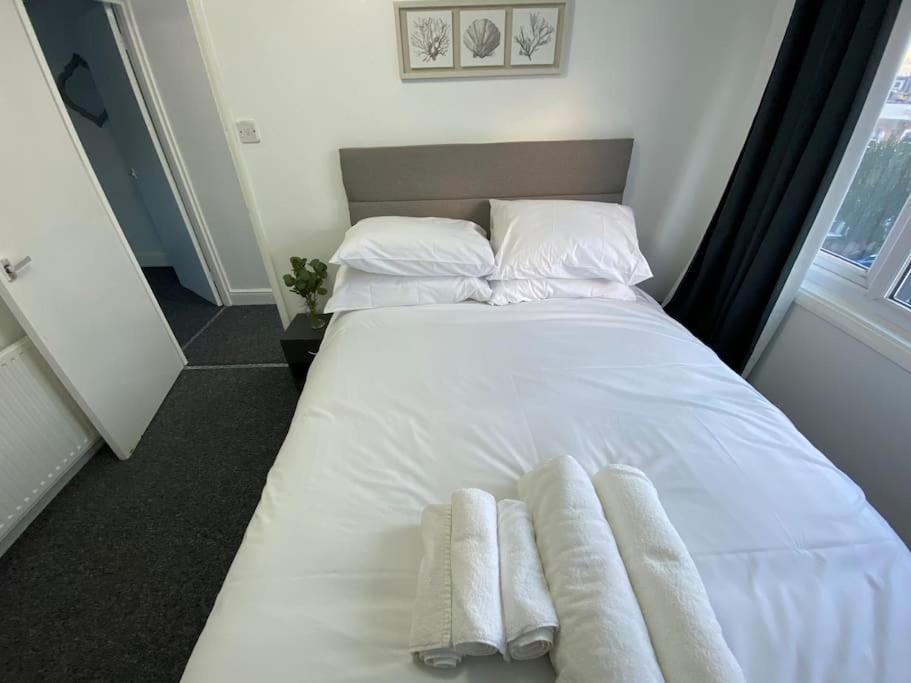 2 Bedroom Flat In London Eksteriør bilde