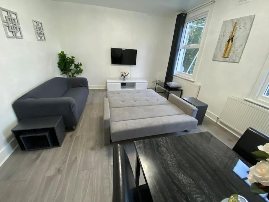 2 Bedroom Flat In London Eksteriør bilde