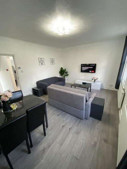 2 Bedroom Flat In London Eksteriør bilde