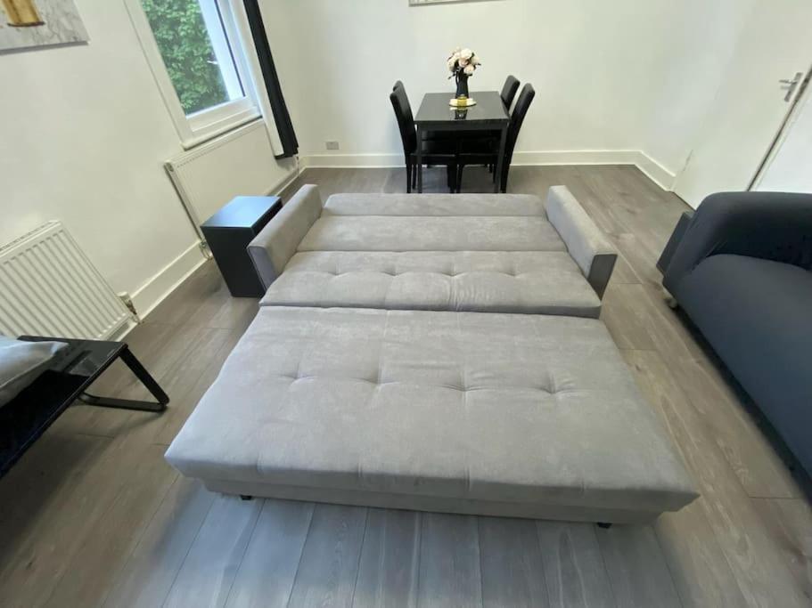 2 Bedroom Flat In London Eksteriør bilde