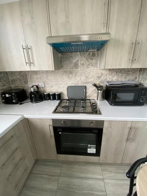 2 Bedroom Flat In London Eksteriør bilde