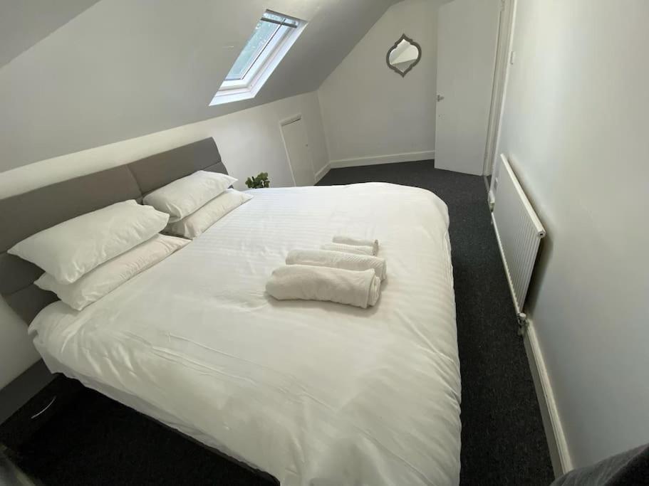 2 Bedroom Flat In London Eksteriør bilde