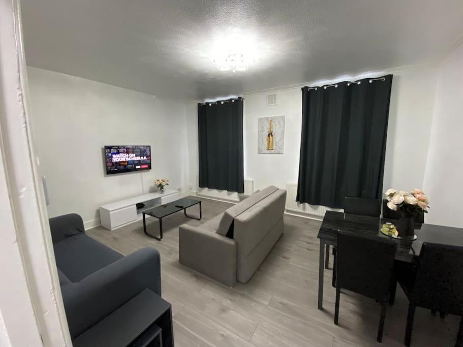 2 Bedroom Flat In London Eksteriør bilde